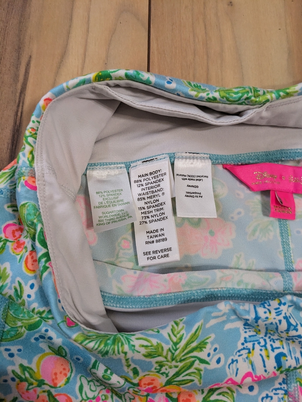 GUC! Lilly Pulitzer X Disney Weekender High Rise Legging Blue Ibiza Size L - Picture 13 of 16